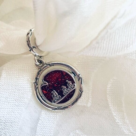 ⚡ NWOT Stranger Things Glow-in-the-Dark Upside Down Charm ✨ - Picture 4 of 11